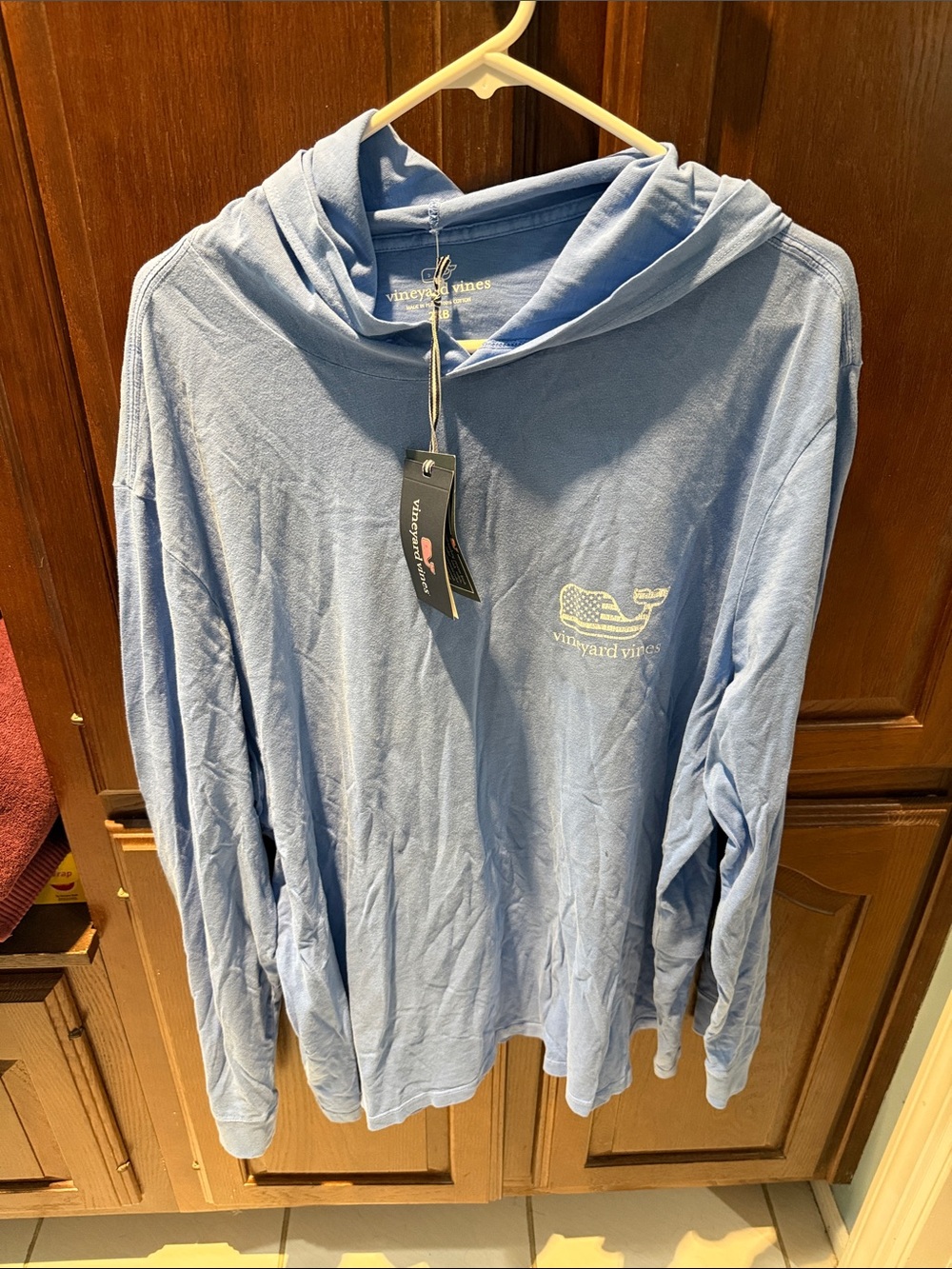 Vineyard Vines Sky Blue Whale Logo Hooded Tee 2XL. NWT